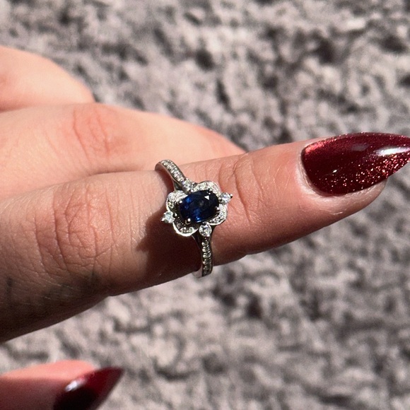 Solid 14kt White Gold Genuine Sapphire & Diamond Ring Size 8 - Picture 2 of 5